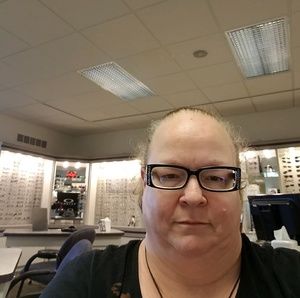 Meet your Posher, Roxanna